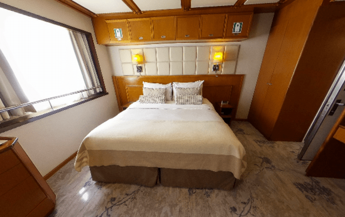 Windstar Cruises - Wind Surf - Officers Suite.png